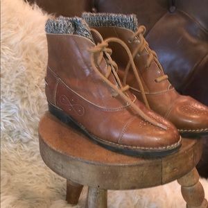 Esprit leather boots